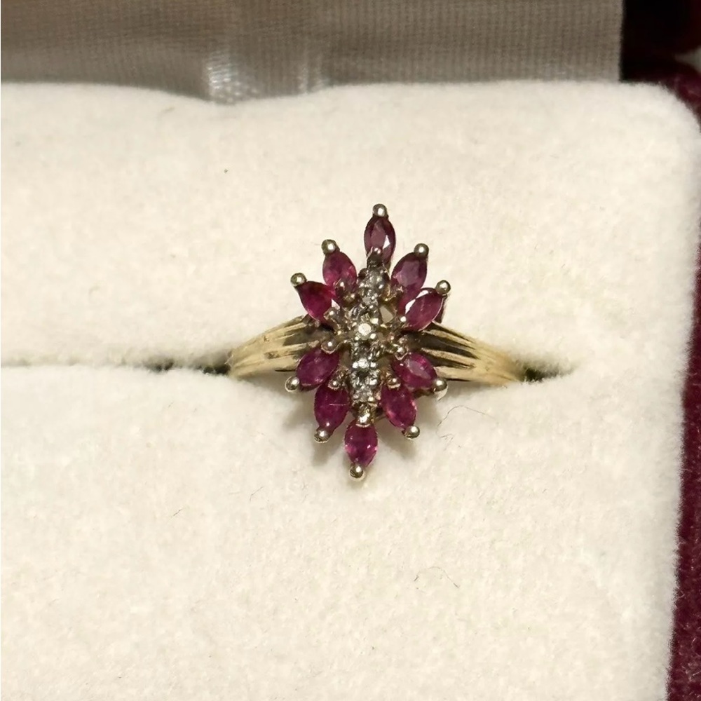 Ruby and Diamond Ring Genuine Ruby and Natural Diamonds - Picture 4 of 9